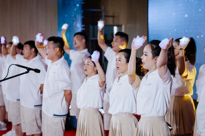 20、《夜空中最亮的星》云南分公司